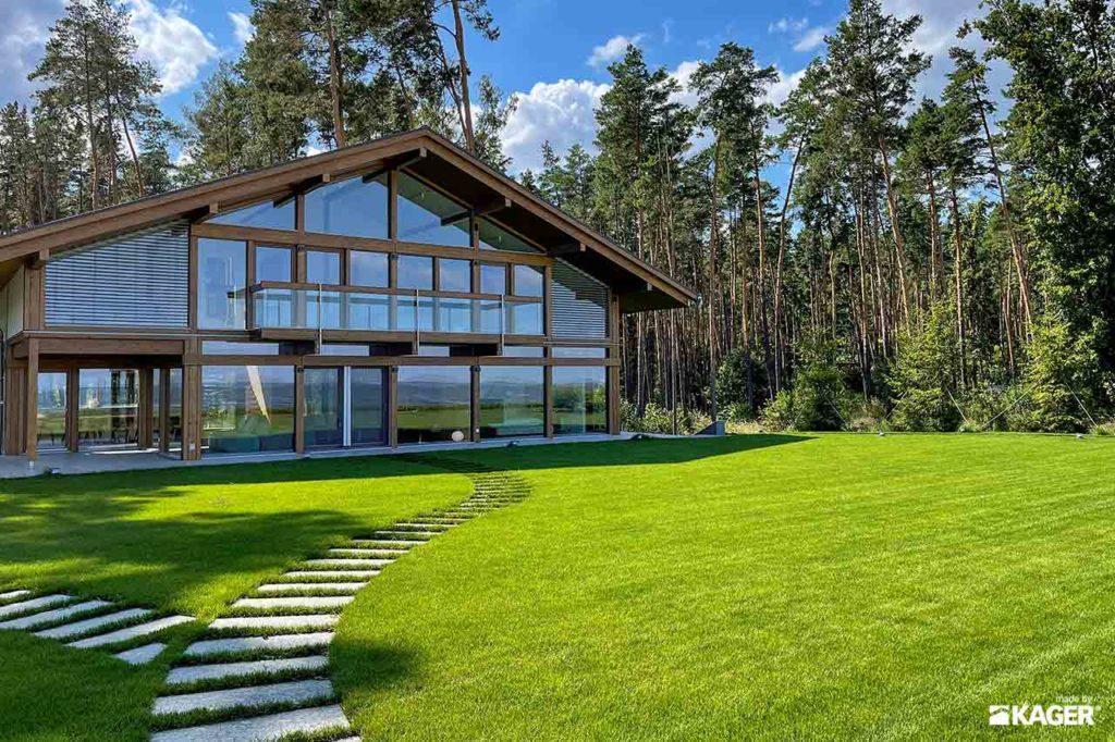 Maison bois vitrée écologique